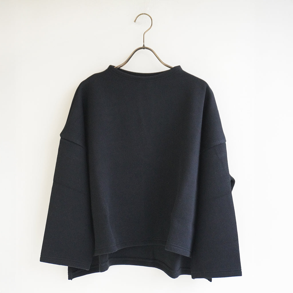 ハイネックプルオーバー
