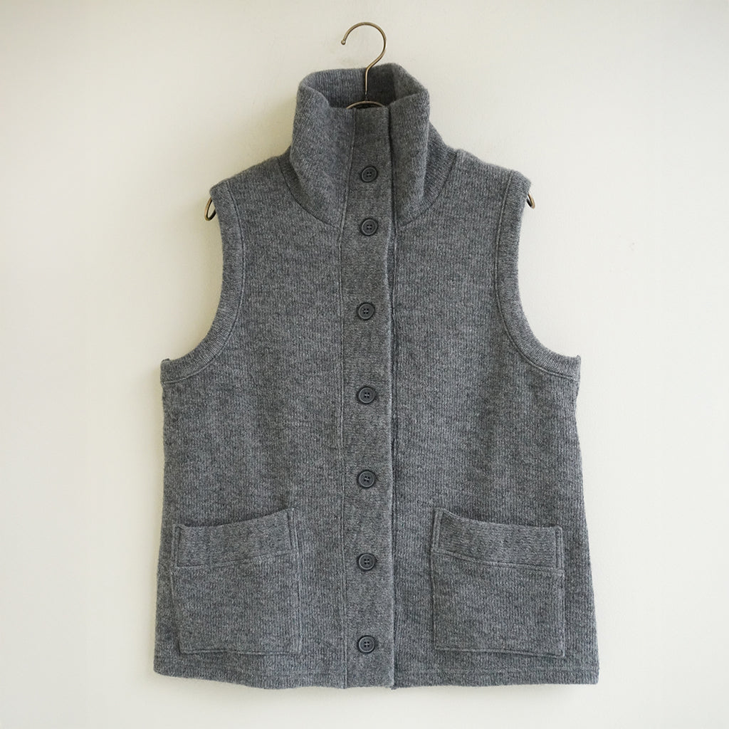 《NEW》衿付ベスト チャコール ｜Sympa/サンパ