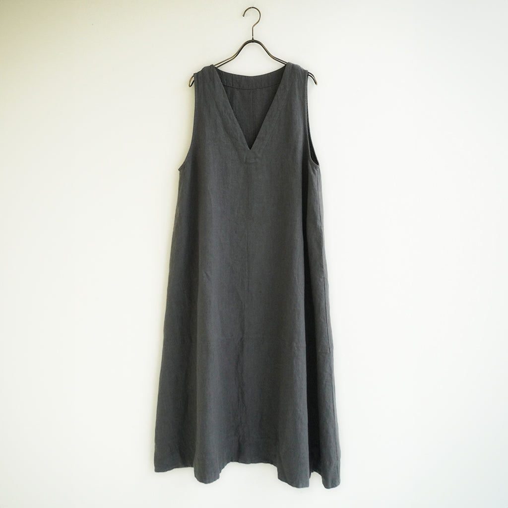 Vネックジャンパースカート