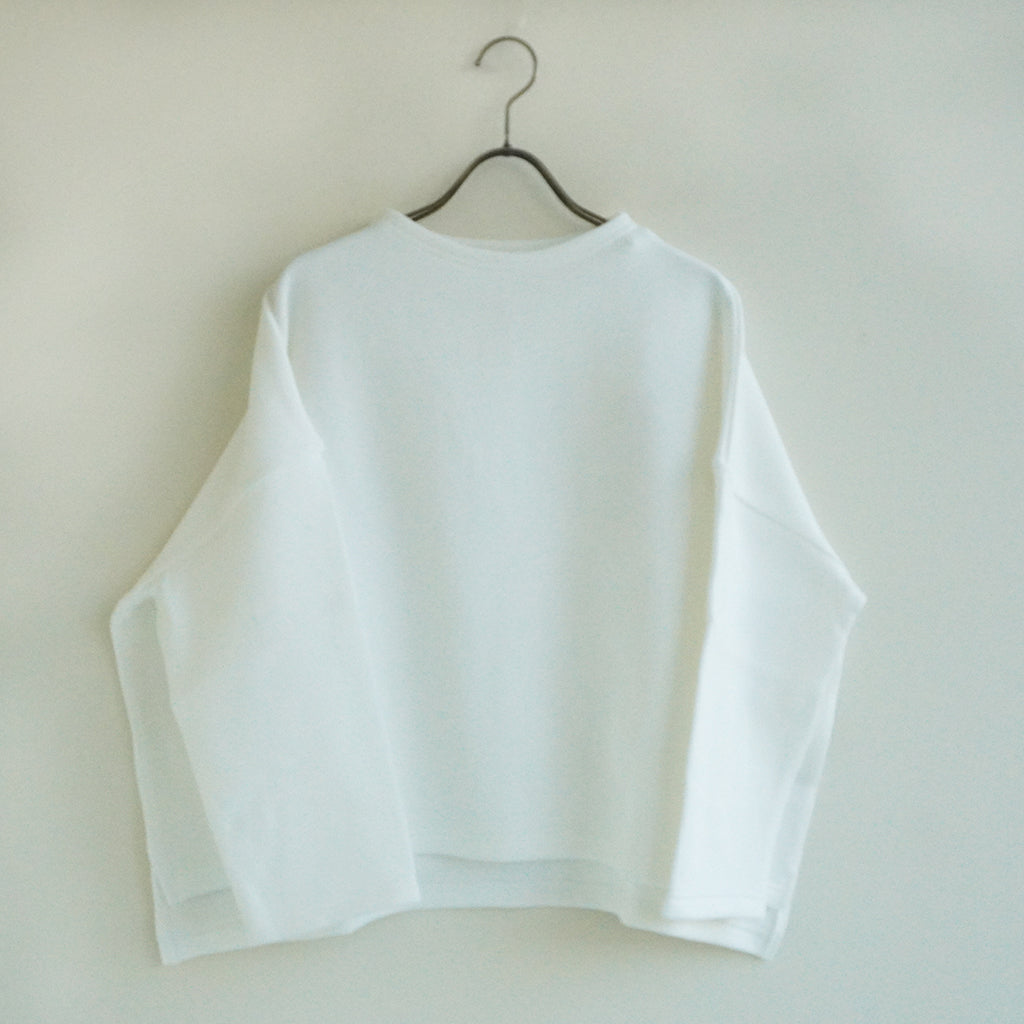 ハイネックプルオーバー